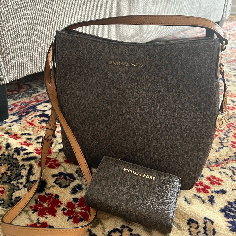 Michael Kors crossbody & wallet set